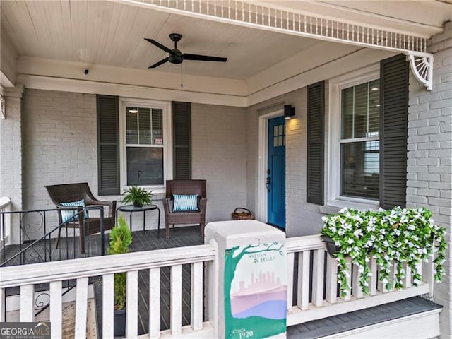 942 Byron Dr SW, Atlanta, GA 30310 - porch with a ceiling fan