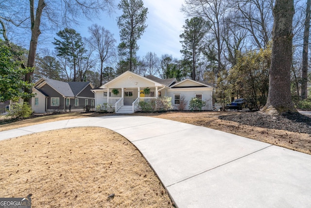 view of front of property with covered porch