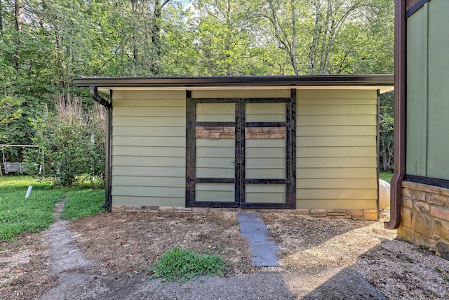 view of outbuilding featuring an outbuilding