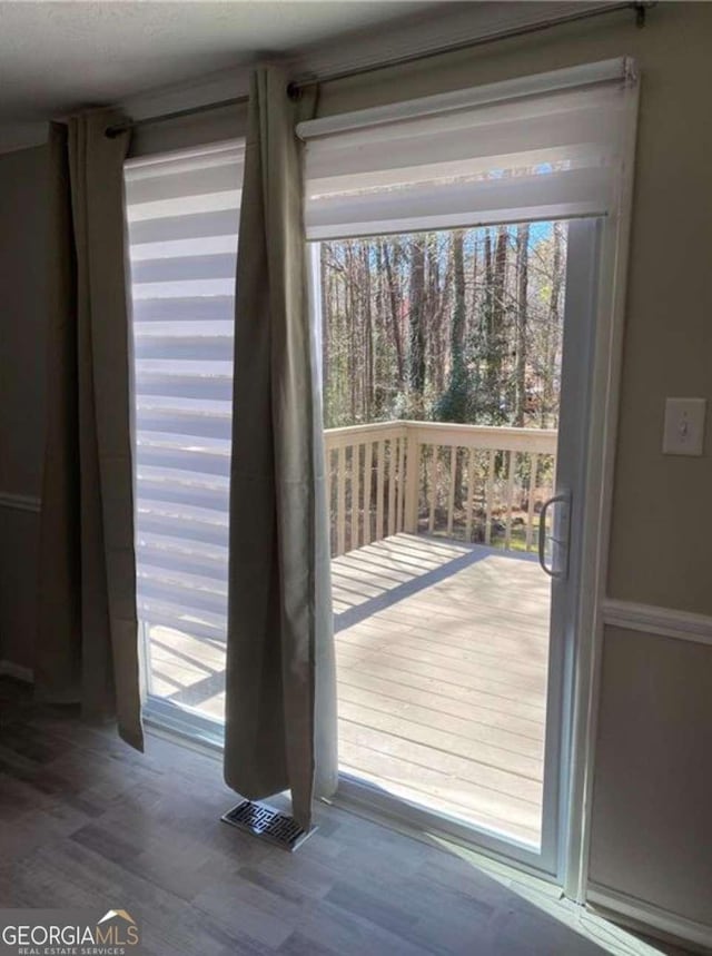 entryway featuring wood finished floors