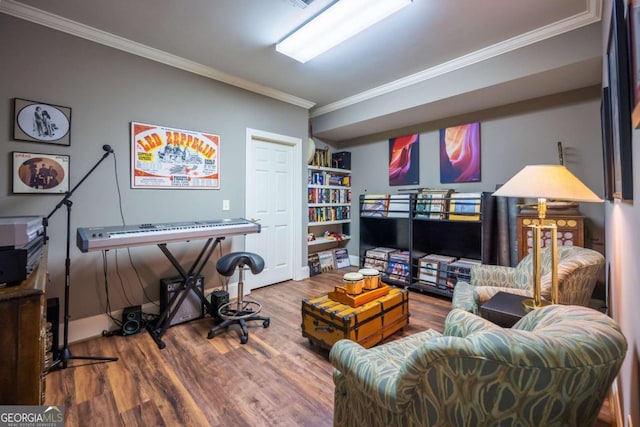 132 Sanderlin Mountain Dr S, Big Canoe, GA 30143 - living room featuring wood finished floors, ornamental molding, and baseboards