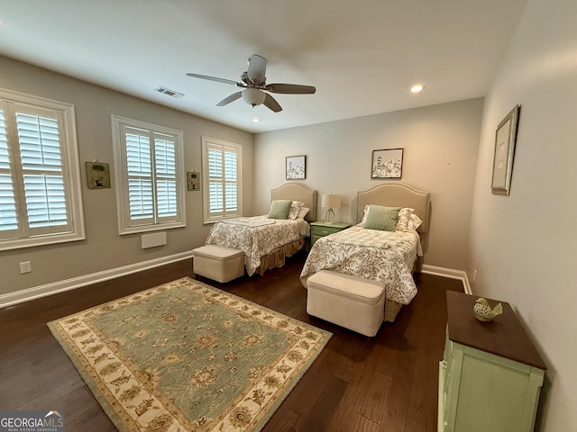 bedroom featuring baseboards, visible vents, a ceiling fan, dark wood-style flooring, and recessed lighting