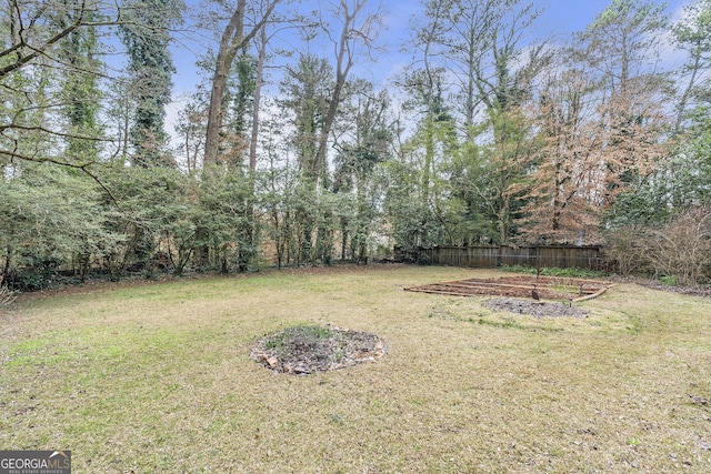 view of yard featuring fence