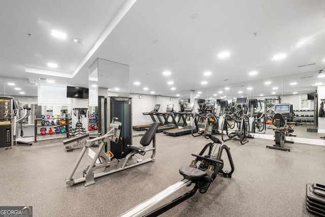 exercise room featuring recessed lighting