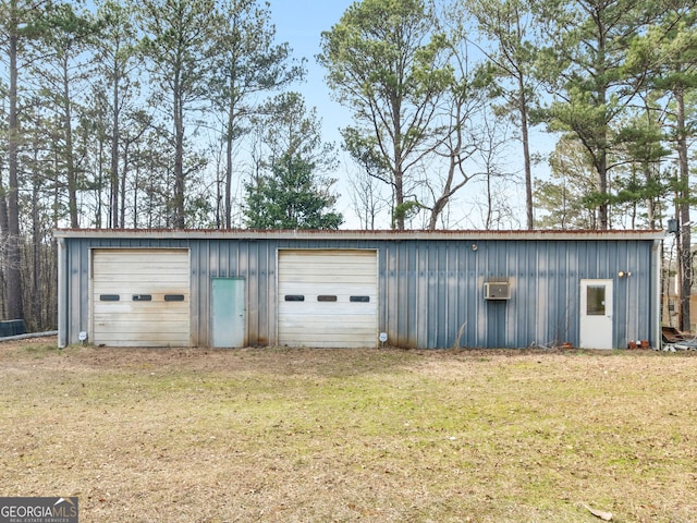 view of detached garage