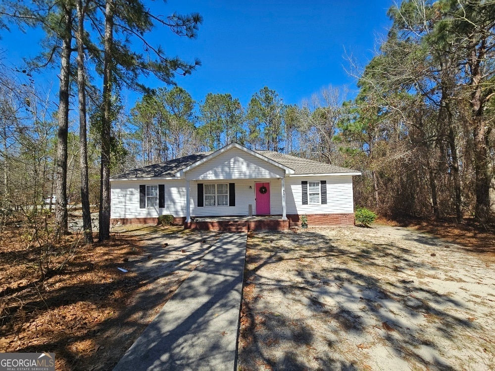 view of front facade featuring a porch