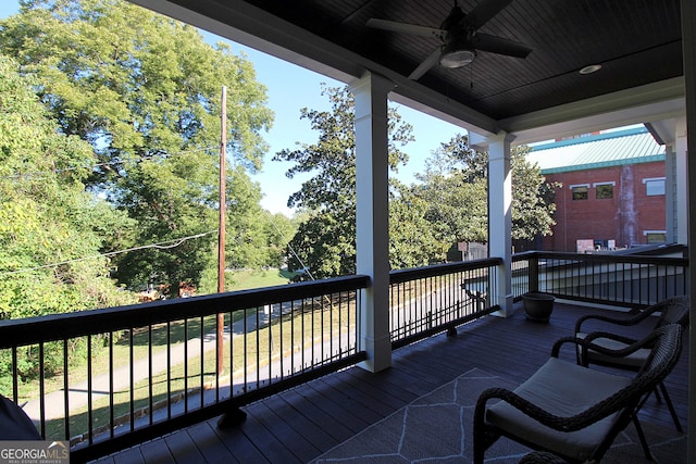 deck with a ceiling fan