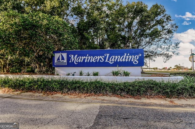 view of community / neighborhood sign