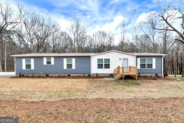 manufactured / mobile home featuring crawl space