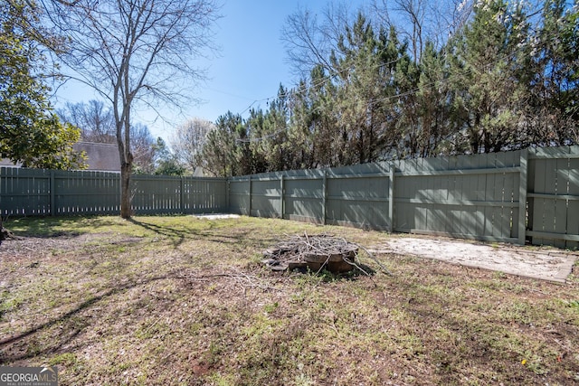 view of yard featuring fence