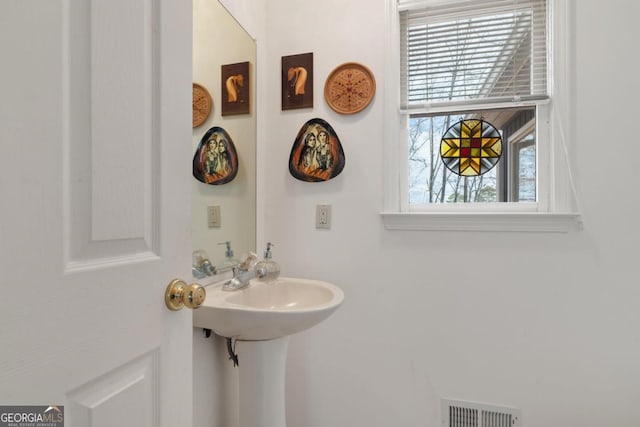 bathroom featuring visible vents