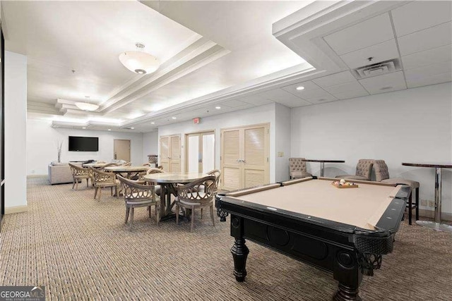 playroom with billiards, visible vents, a raised ceiling, baseboards, and carpet