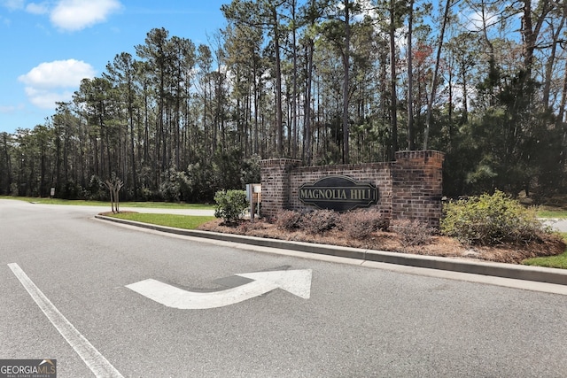 view of community / neighborhood sign