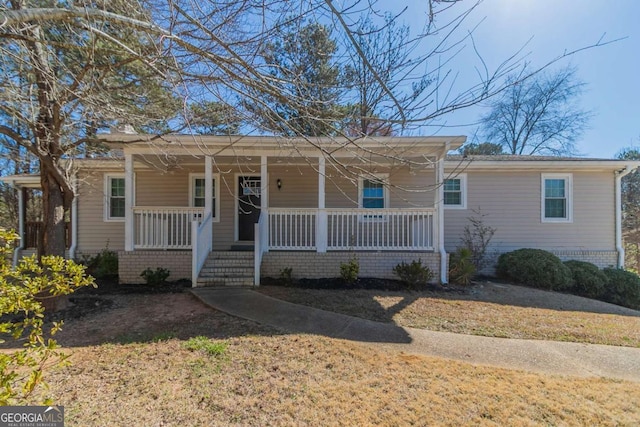 view of front of property featuring a porch