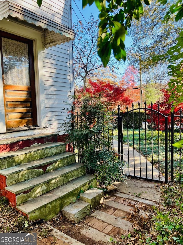 view of gate with entry steps