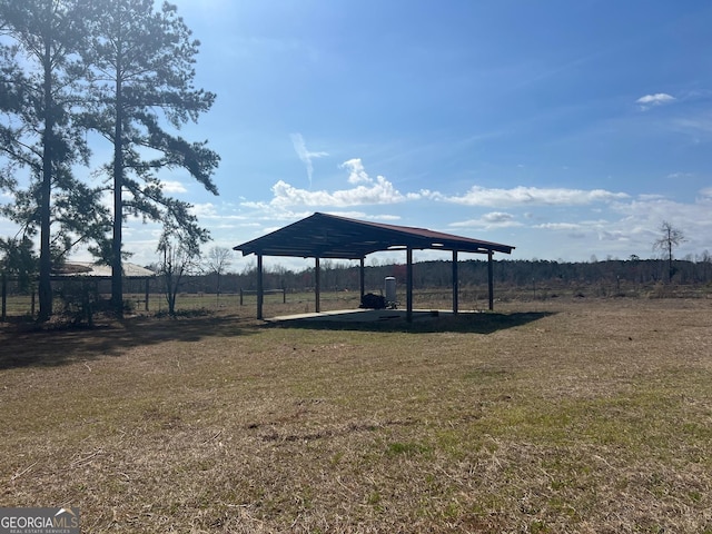 view of yard with a carport