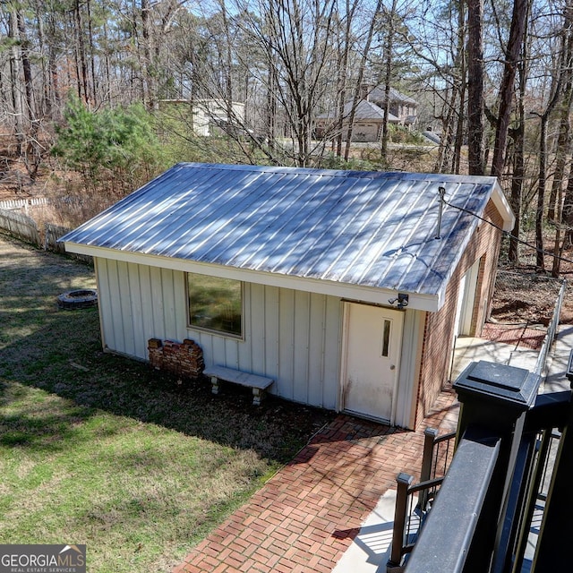 view of outbuilding featuring an outbuilding