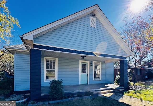 bungalow-style house featuring covered porch