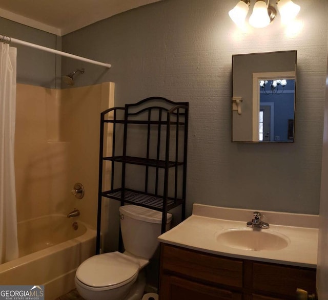 full bathroom featuring vanity, toilet, shower / tub combo with curtain, and an inviting chandelier