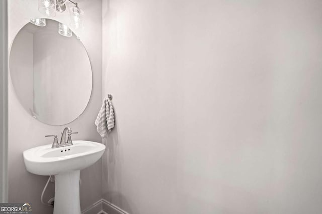 125 Grand Cir, Jasper, GA 30143 - bathroom featuring baseboards