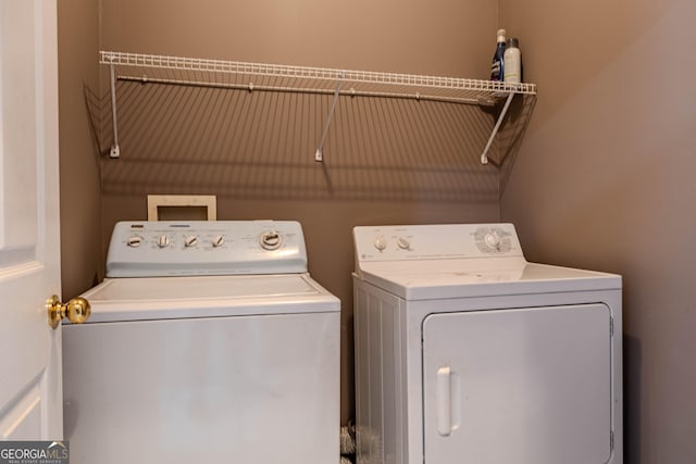 laundry room featuring laundry area and independent washer and dryer