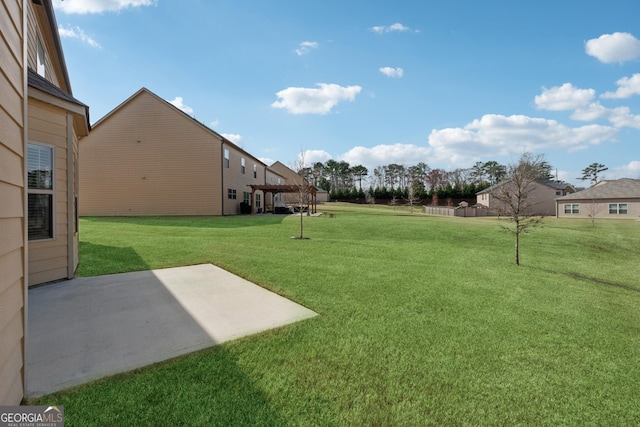 view of yard featuring a patio