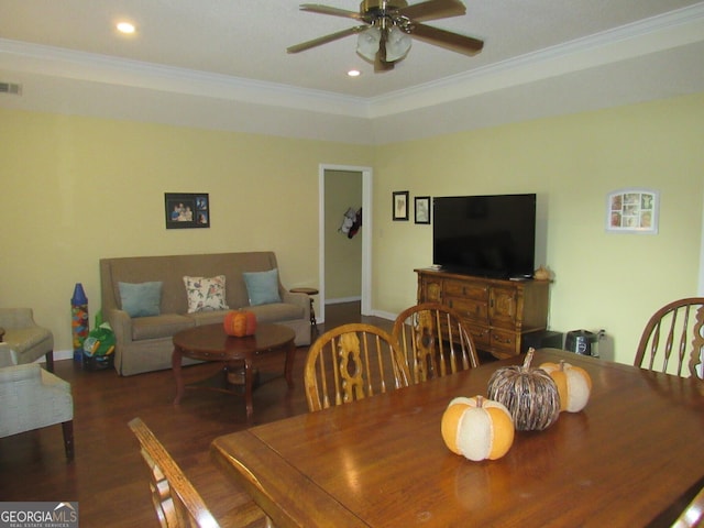 dining space featuring recessed lighting, ceiling fan, crown molding, and wood finished floors