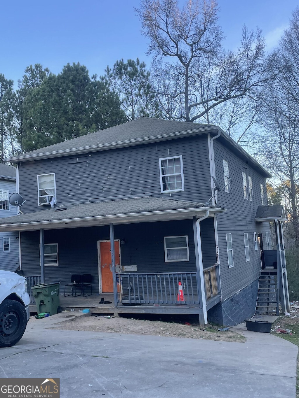 view of front of property with covered porch