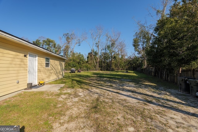 view of yard featuring fence