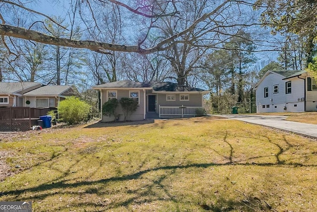 view of front of house with a front lawn