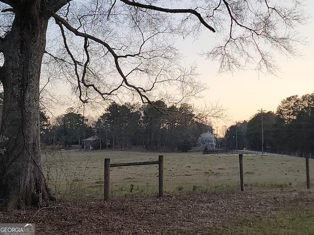 view of yard featuring a rural view