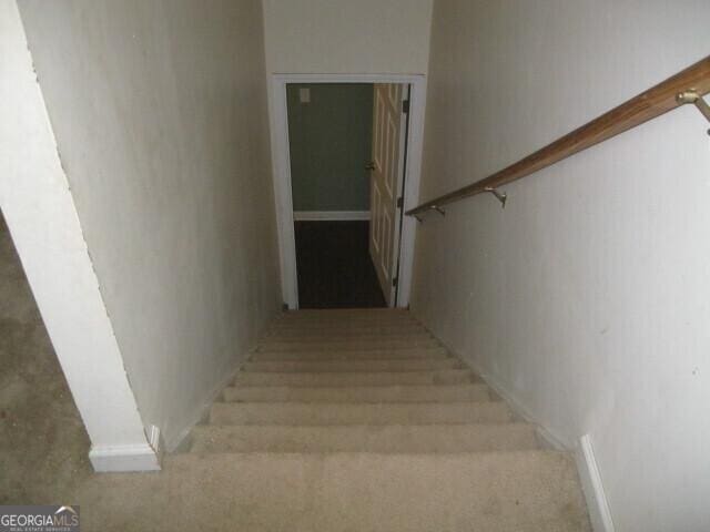 103 Twilight Ct, Jackson, GA 30233 - view of staircase