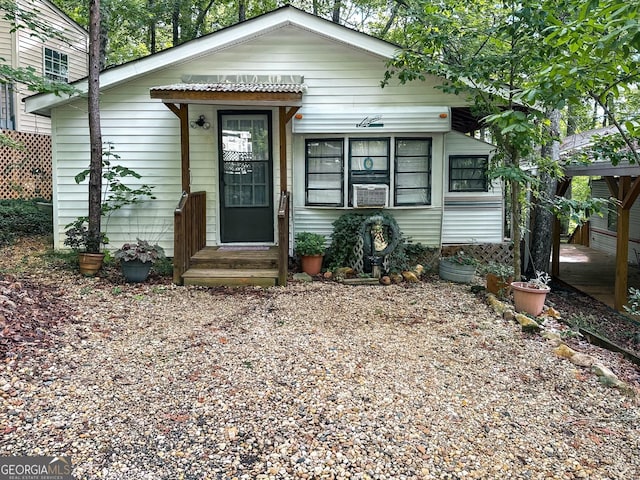 bungalow featuring entry steps