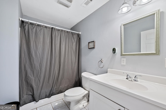 full bathroom with a shower with shower curtain, visible vents, toilet, and vanity