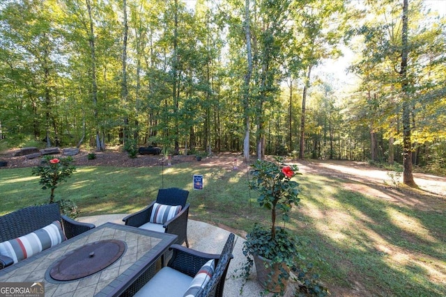 view of yard featuring a patio