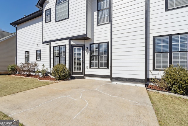 view of property entrance