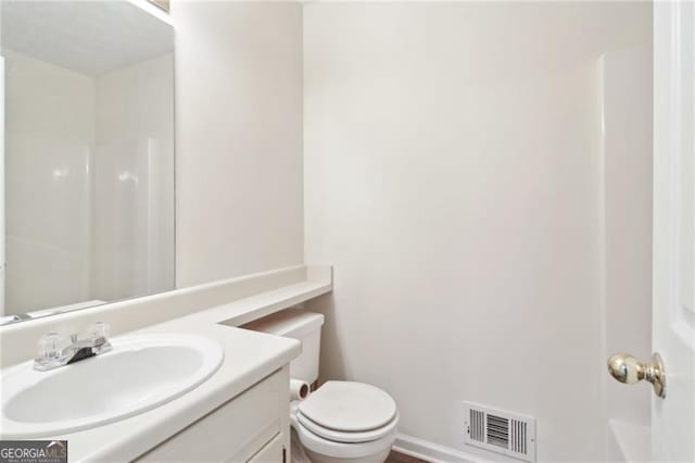 full bath with a shower, visible vents, toilet, and vanity