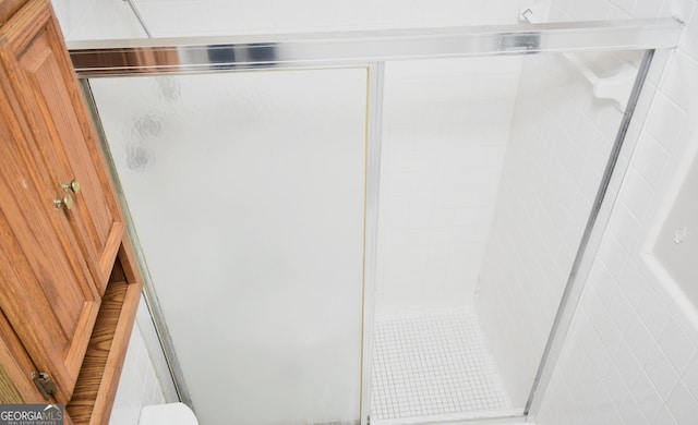 110 Wildwood Cir, Gainesville, GA 30501 - full bathroom featuring a stall shower and toilet