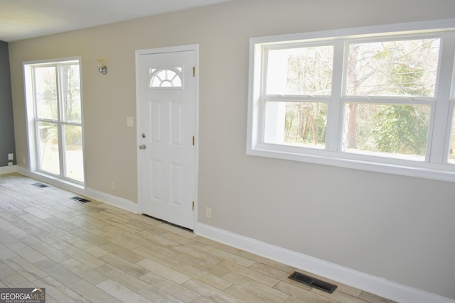 110 Wildwood Cir, Gainesville, GA 30501 - foyer featuring light wood-type flooring, visible vents, and baseboards