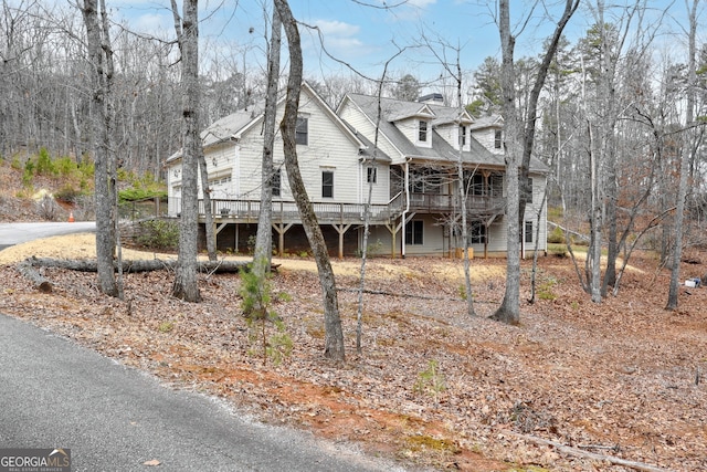 view of front of property featuring a deck