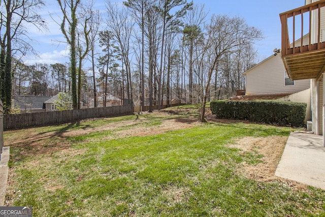 view of yard featuring fence