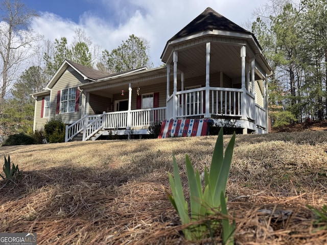 view of front facade featuring a porch