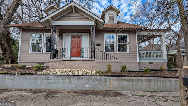 view of front of house featuring crawl space