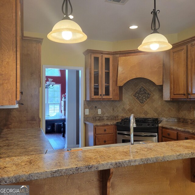 unfurnished dining area with visible vents, plenty of natural light, baseboards, and light tile patterned flooring