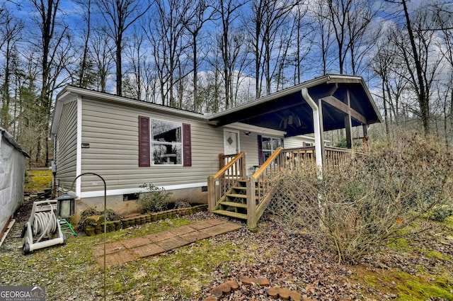 view of front facade with crawl space