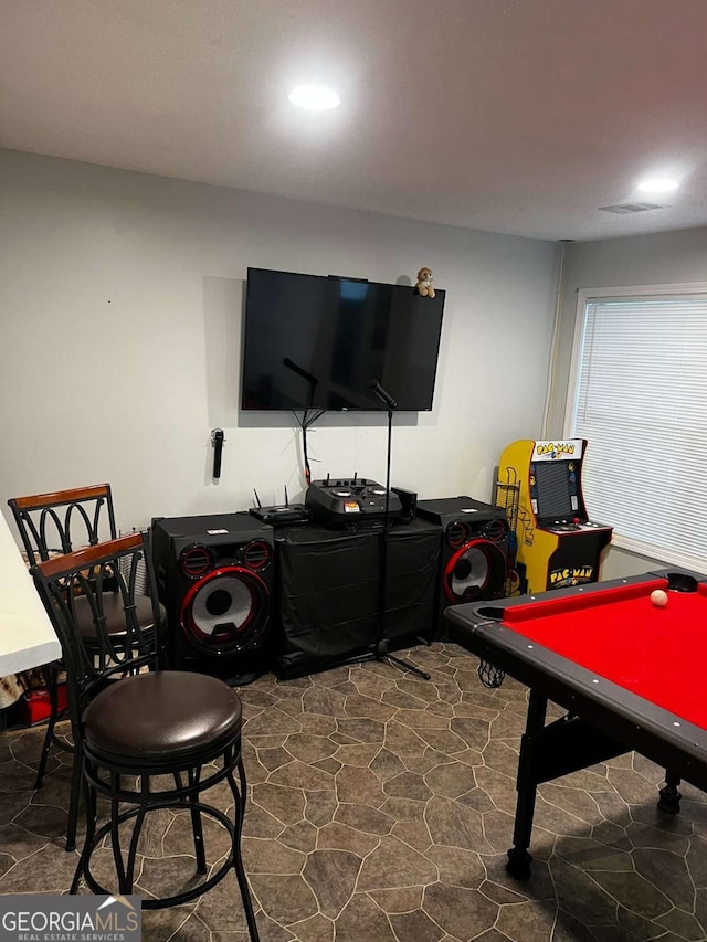 rec room featuring recessed lighting and billiards