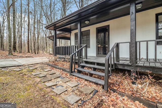 property entrance with a porch