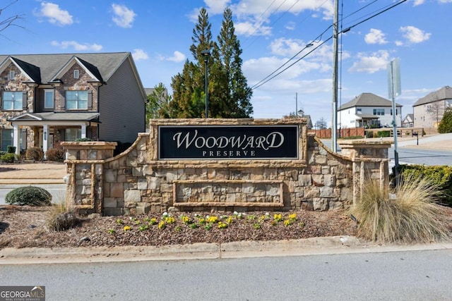 view of community / neighborhood sign