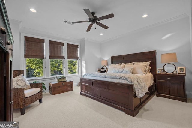 bedroom with visible vents, crown molding, carpet, recessed lighting, and a ceiling fan