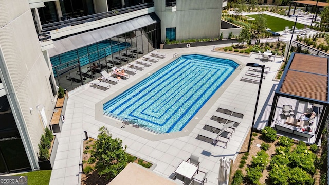 2660 Peachtree Rd NW Unit 14D, Atlanta, GA 30305 - view of swimming pool